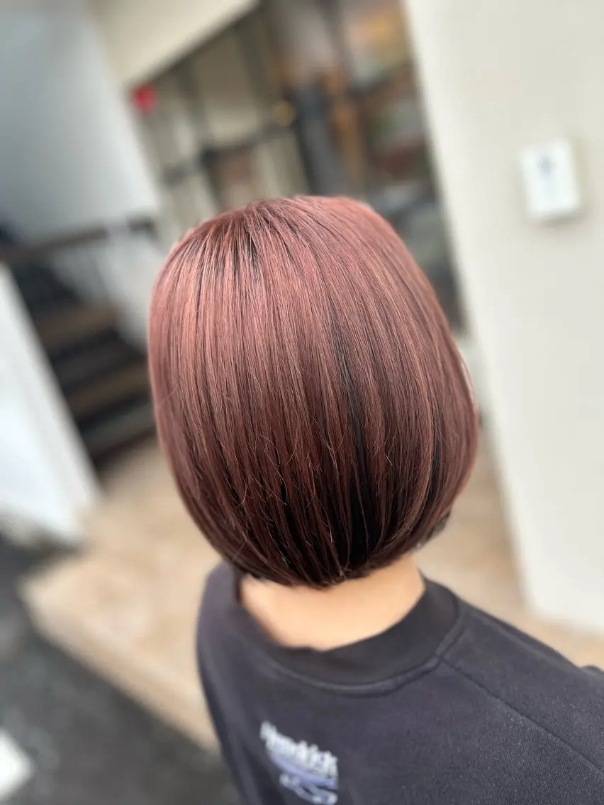 ショート カラー ブリーチ ブラウンカラー 井上 花音のヘアスタイル