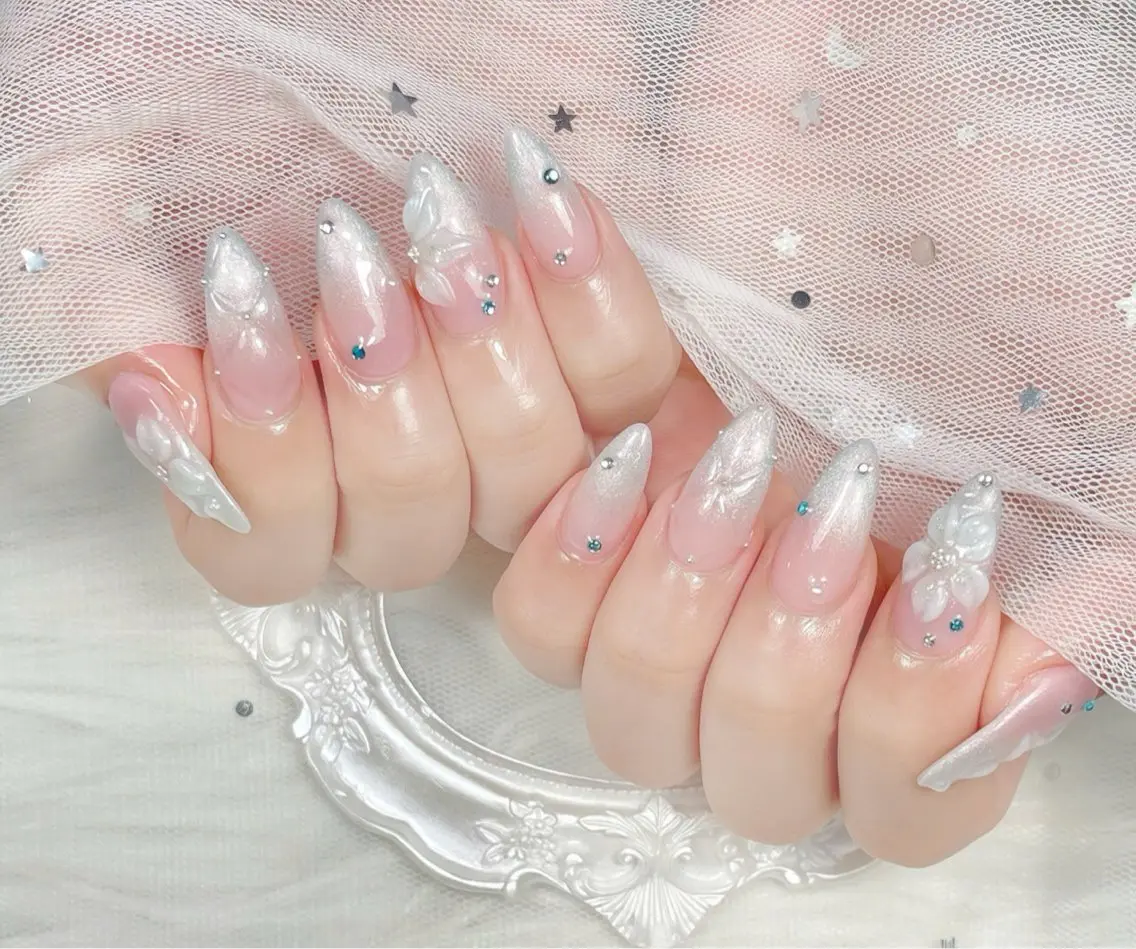 ネイル チークネイル 長さ出し フレンチネイル ジェルネイル グラデーション ハンドネイル THANHTHANH NAILのネイルデザイン
