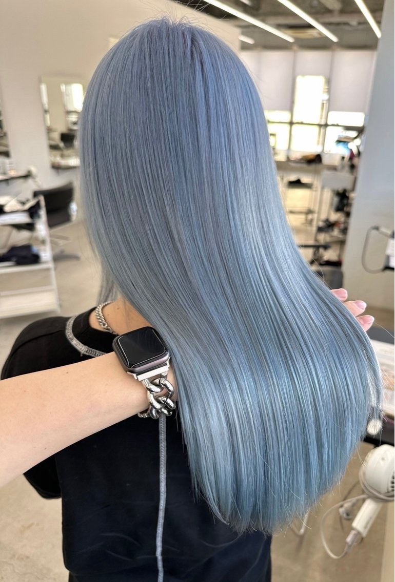 ロング カラー ブリーチ ブルーカラー ハイトーンカラー カット ヘアカラー 髙木 利央のヘアスタイル