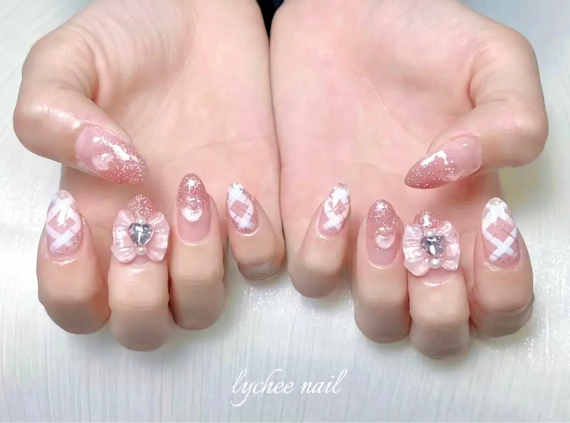 ネイル ジェルネイル ガーリー 持ち込み ニュアンスネイル パラジェル 🍒Luvia ワンホンネイルのネイルデザイン