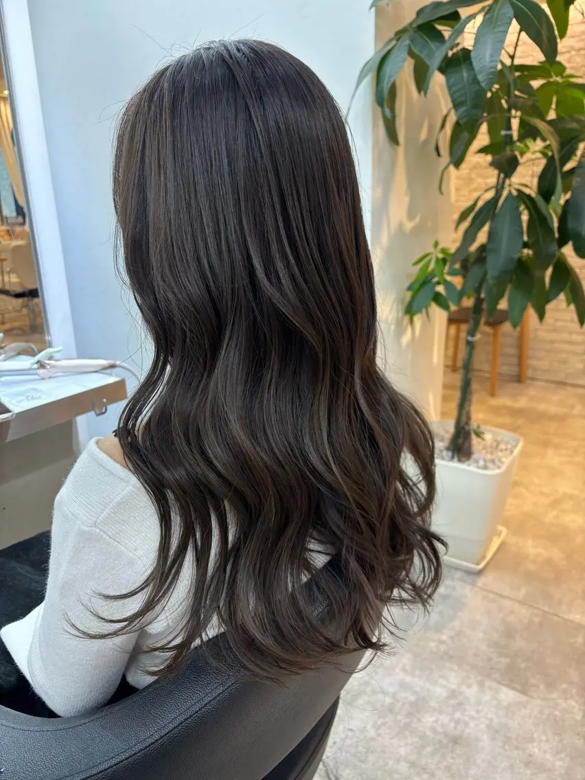 ロング カラー カット ヘアカラー トリートメント Viot 銀座 樋口 桃佳のヘアスタイル