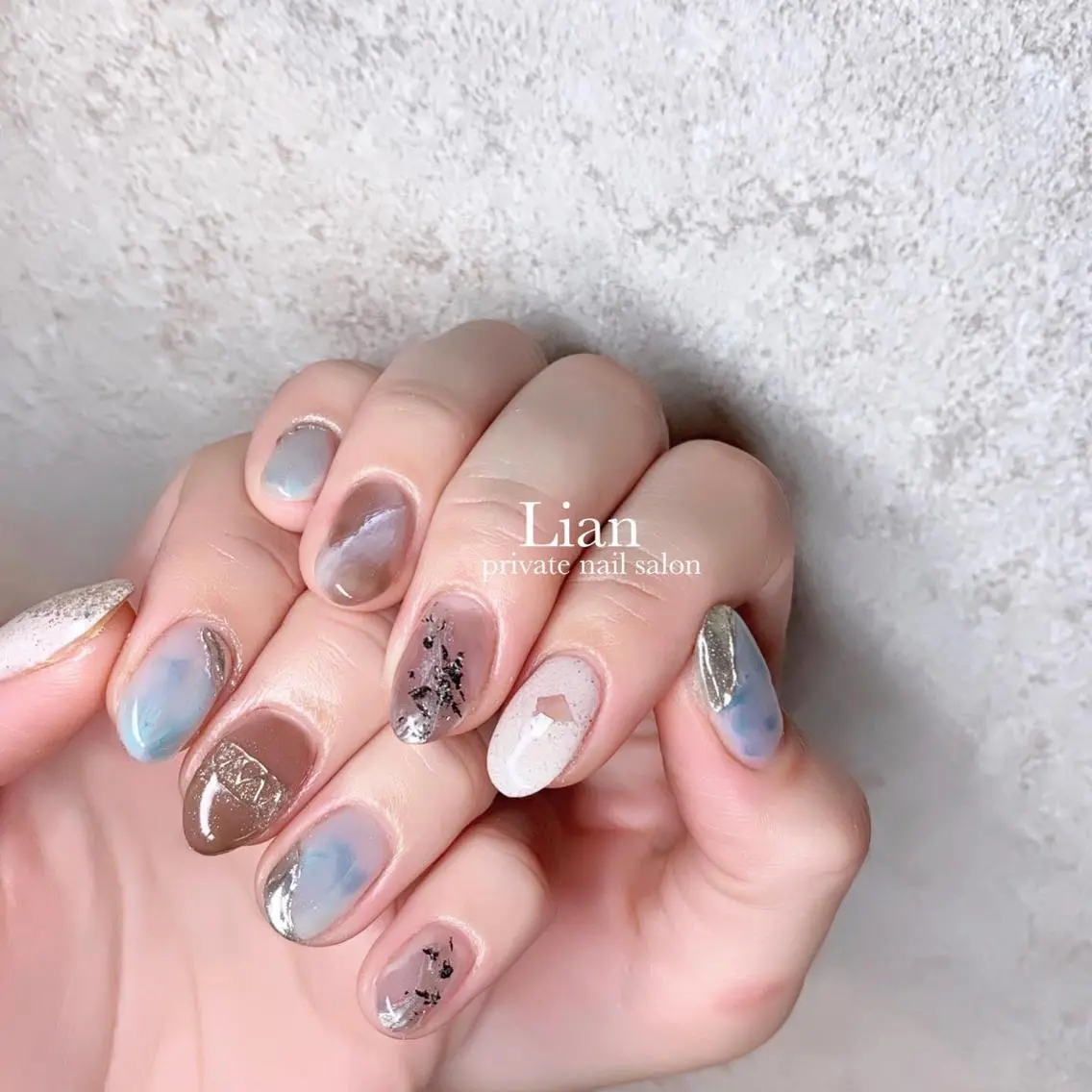 ネイル ジェルネイル 水色 ミラーネイル ニュアンスネイル nailsalon Lenoaのネイルデザイン