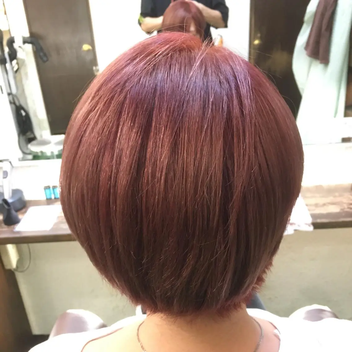ショート カラー ブリーチ レッドカラー メンズ眉毛ITSUK Iメンズ専門 新宿の眉毛・アイブロウイメージ