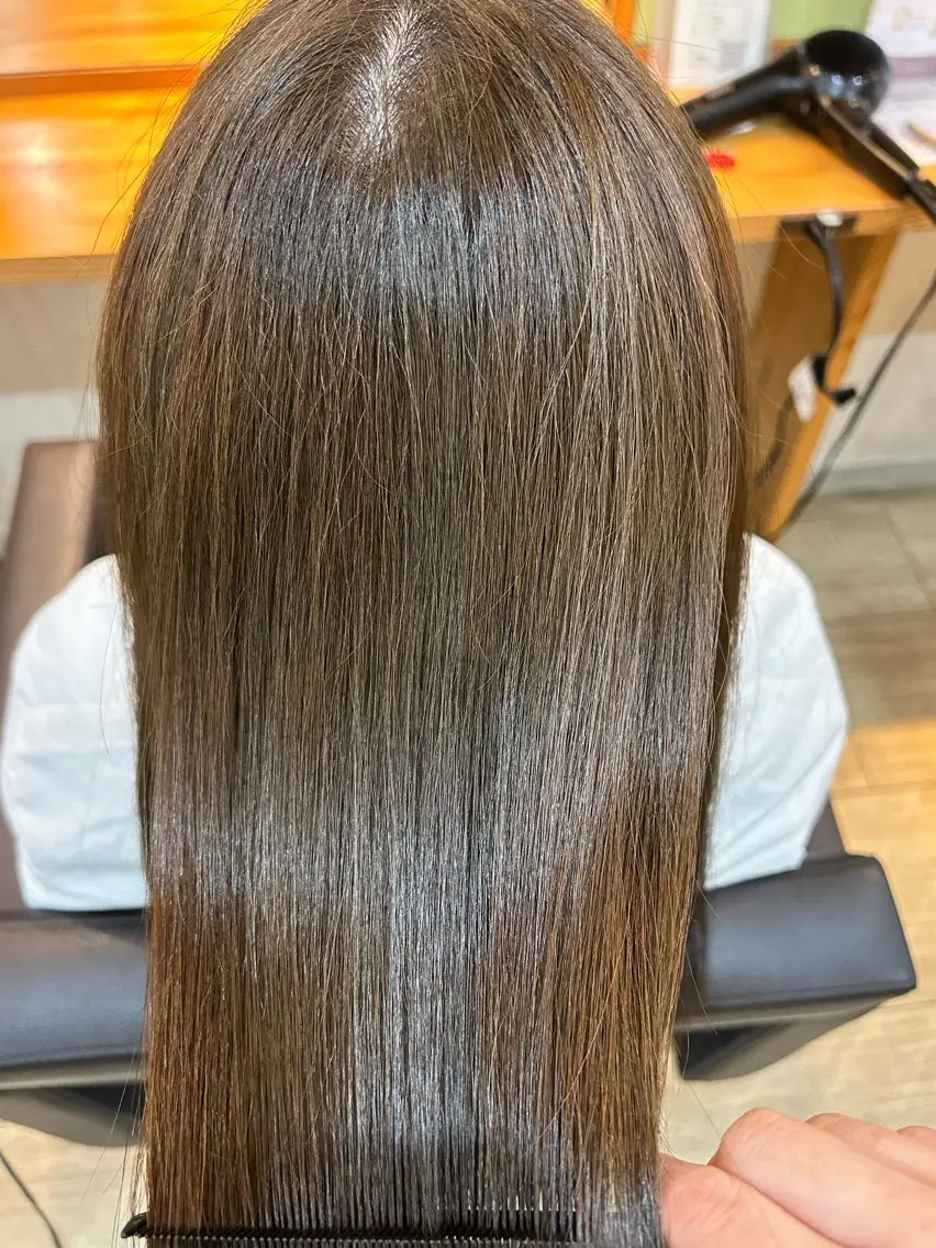 カラー 髪質改善 東 麻祐子のヘアスタイル