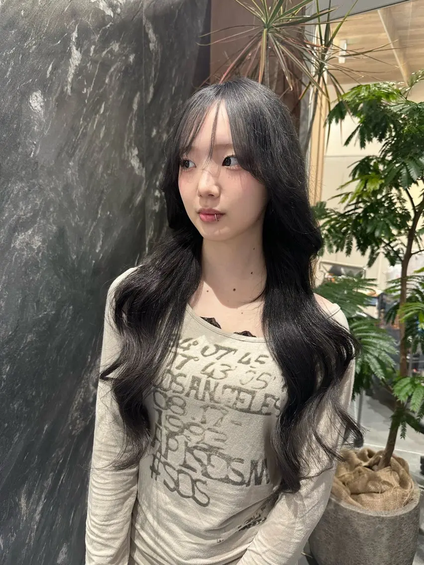 ロング カラー ブリーチ ケアブリーチ ダークグレー ダブルカラー ハイトーンカラー ヘアカラー トリートメント 💋ハイトーンデザイ ンヘア💋A'nyuのヘアスタイル