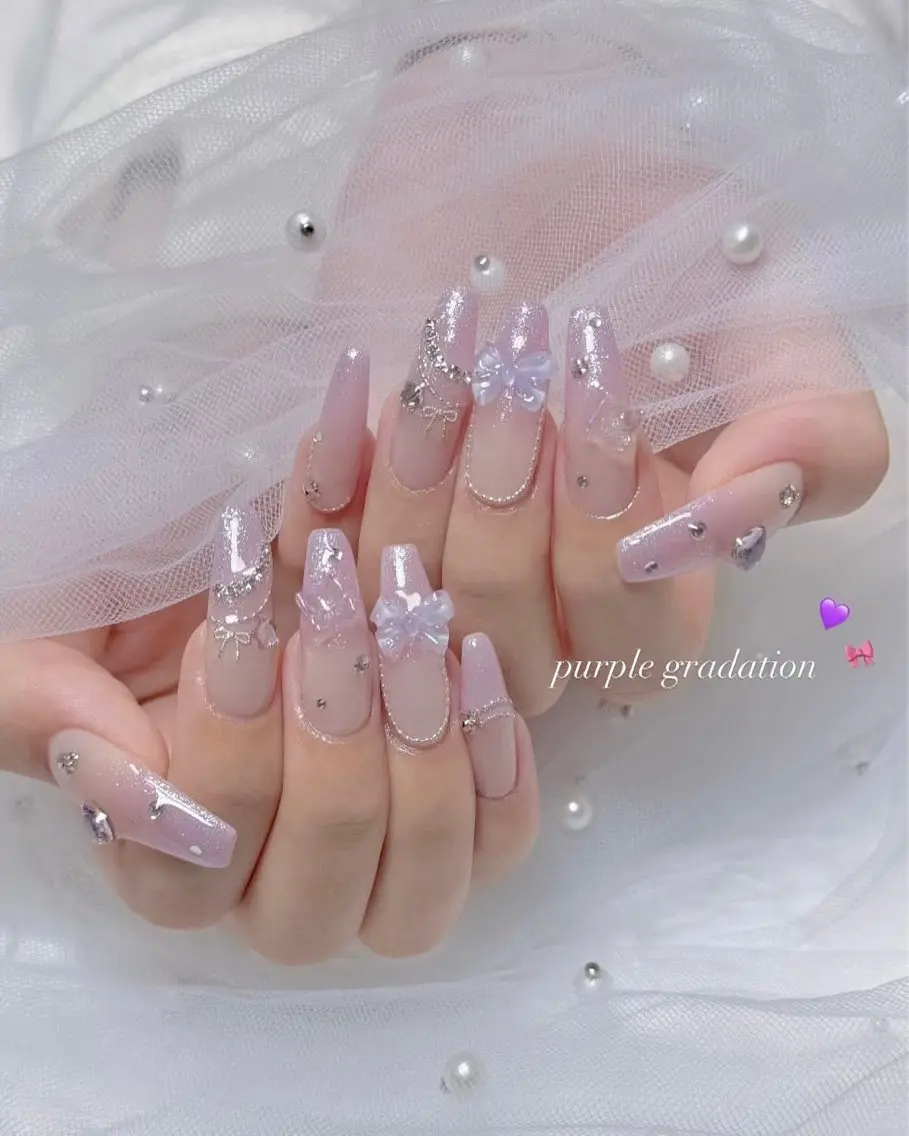 ネイル キラキラネイル 韓国ネイル ロングネイル ワンホンネイル ハンドネイル Josie nail salonのネイルデザイン