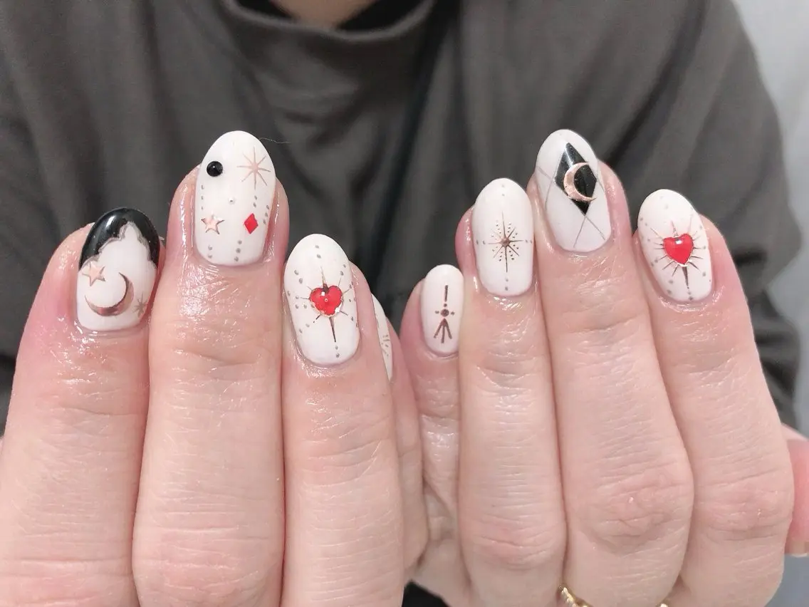ネイル アートネイル ハート ロングネイル ぷっくりネイル ハンドネイル mano nella manoのネイルデザイン