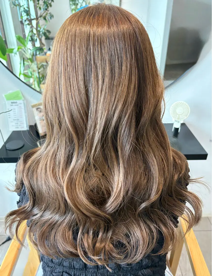 ロング 永易 梓美のヘアスタイル