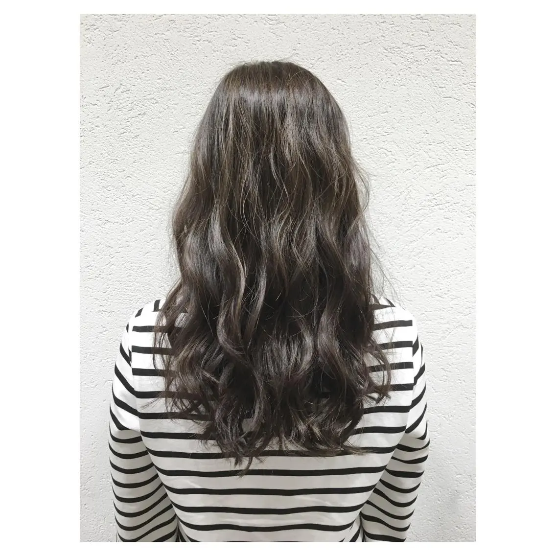 ロング カラー ハイライトカラー イルミナカラー ハイライト biscohair 髪にドラマを。のヘアスタイル