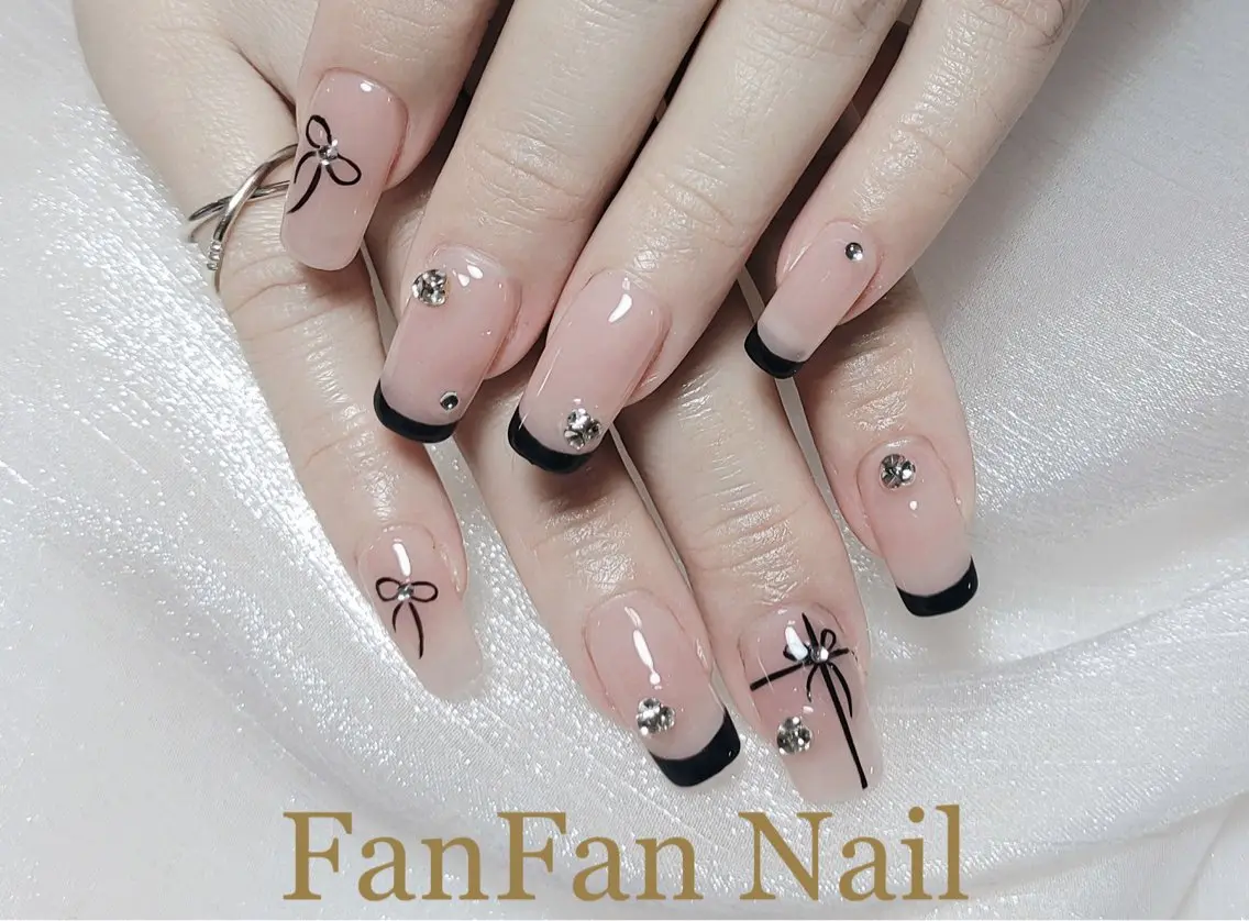 ネイル アートネイル オーロラネイル ガーリー キラキラネイル 韓国ネイル Mio NailsalonUのネイルデザイン