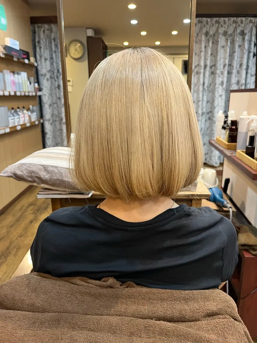 ショート カラー ブリーチ ブロンド 大人女子&髪改善専門 Nobuフリーランスのヘアスタイル