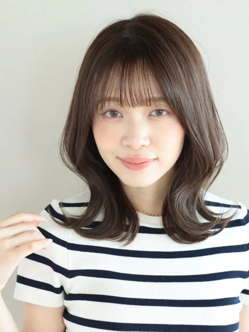 ミディアム カラー ベージュカラー くびれヘア 外ハネヘア カット ヘアカラー トリートメント 髙木美緒🌿 レイヤー/アレンジのヘアスタイル