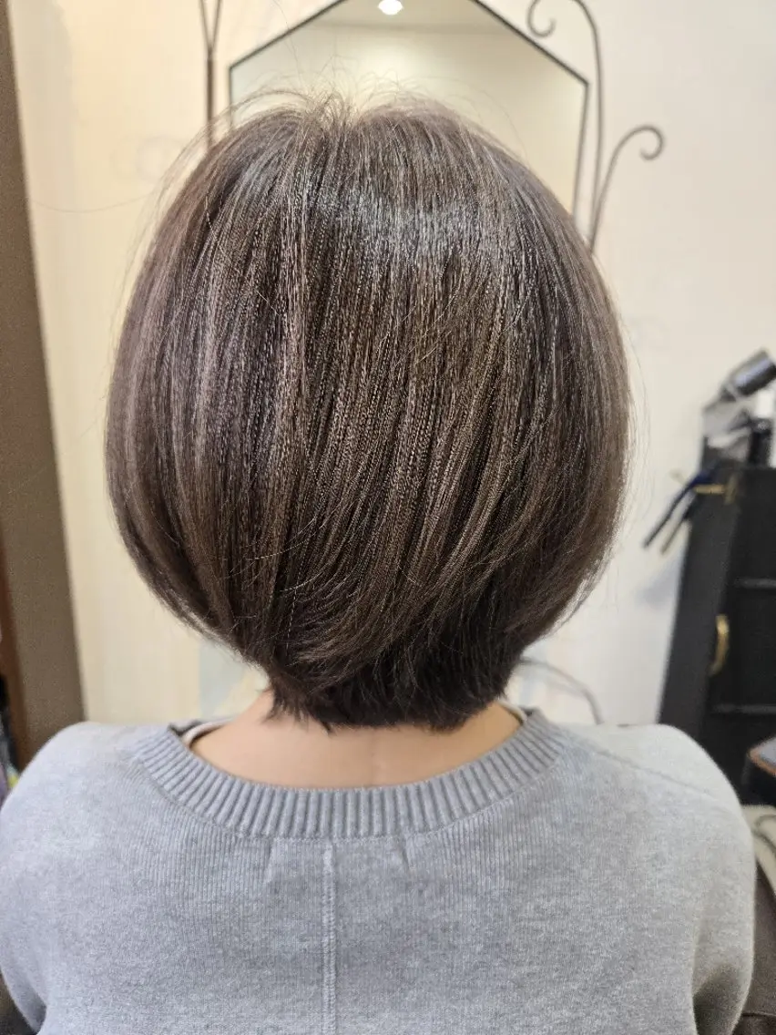 ショート カラー 長田 仁美のヘアスタイル