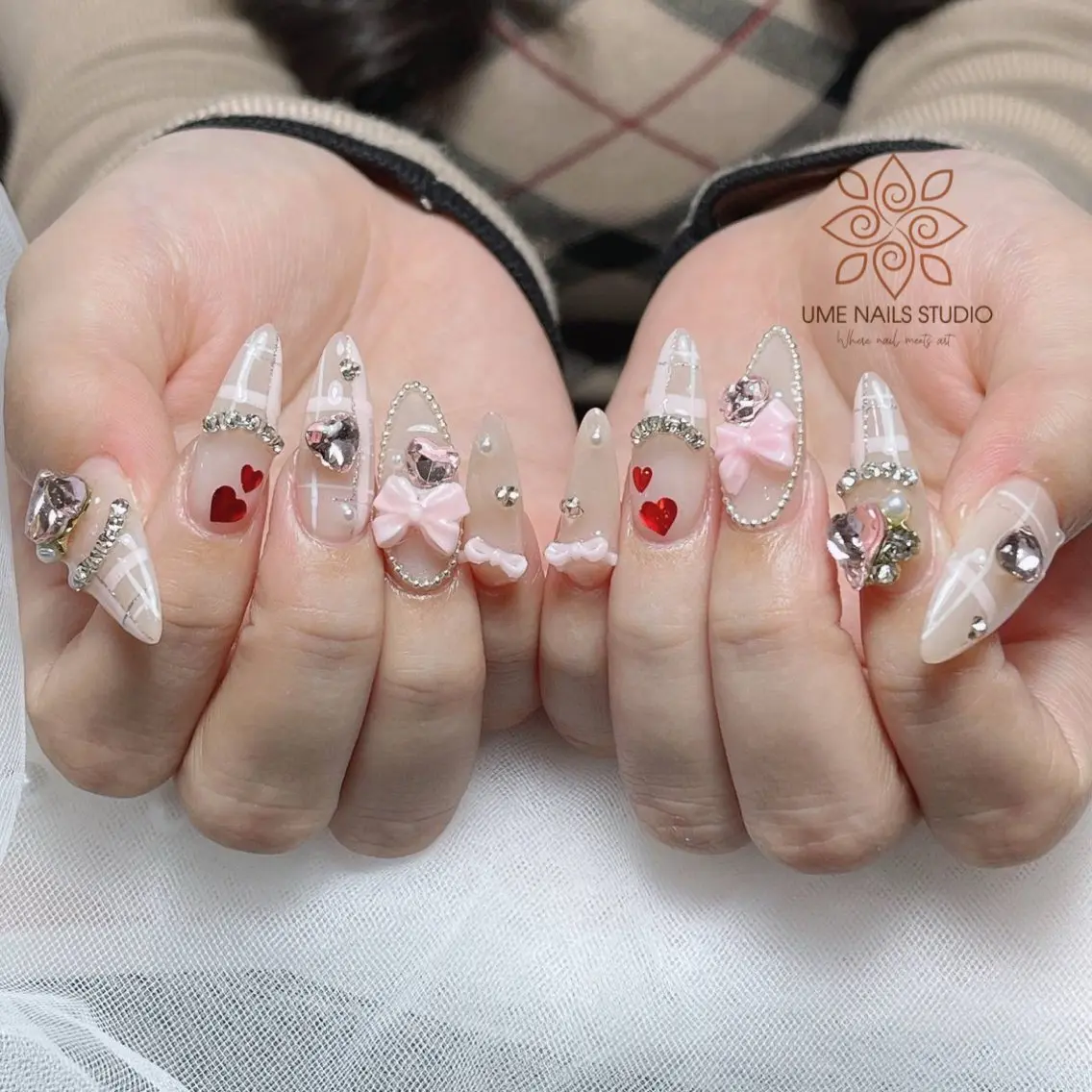 ネイル チークネイル クリアネイル ガーリー キラキラネイル 韓国ネイル Ume Nail Studioのネイルデザイン