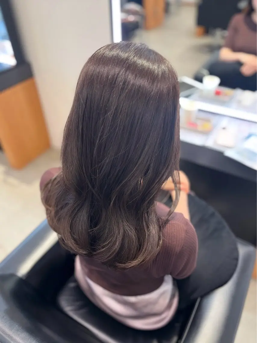 セミロング カット ヘアカラー トリートメント 顔周りレイヤー 髪質改善 / AYUのヘアスタイル