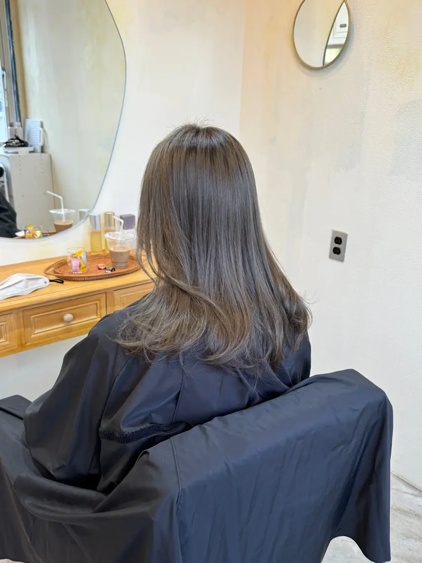 セミロング カラー 🍋透け感カラー🍃 オリーブ🍐Kahoのヘアスタイル
