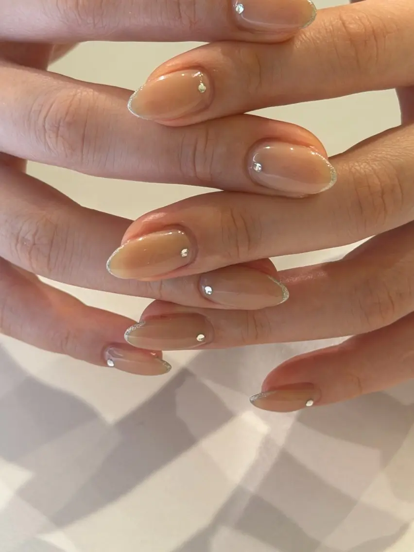 ネイル フレンチネイル ストーンネイル ハンドネイル Ann nailのネイルデザイン