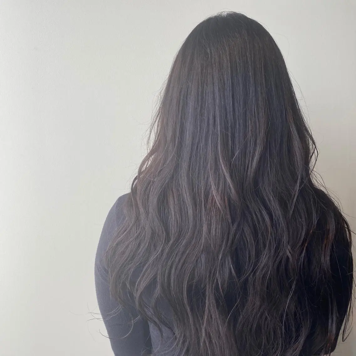 ロング カラー ダークグレー ダークグレージュ グレージュ 🌿ガクト 🌿艶髪透明感のヘアスタイル