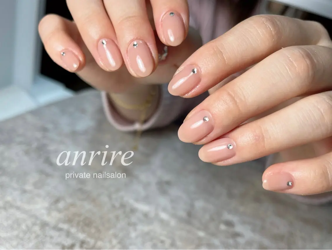 ネイル キラキラネイル ピンク ピンクベージュ ハンドネイル nailsalon anrireのネイルデザイン