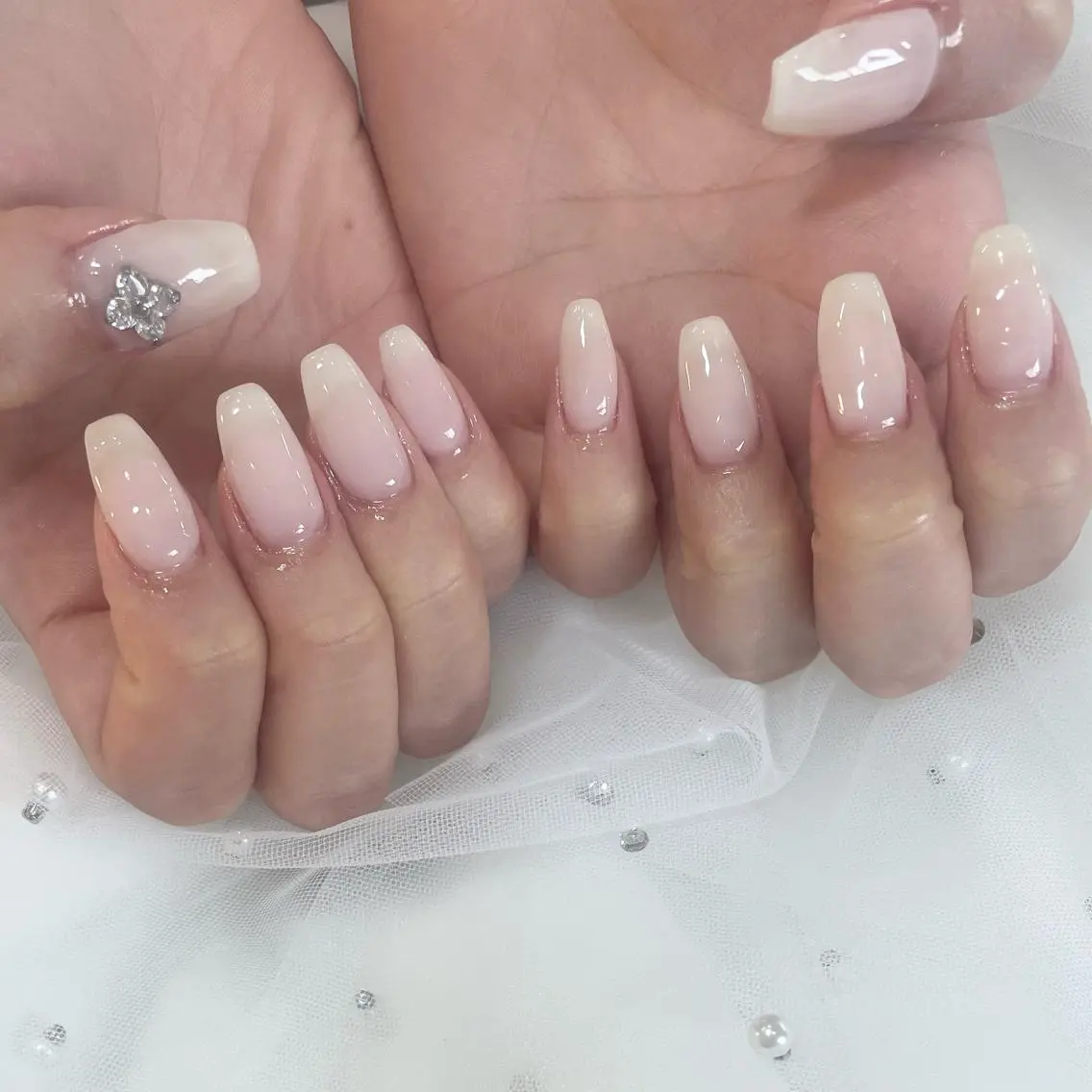 ネイル ホワイト Nail Salon Gummi.のネイルデザイン