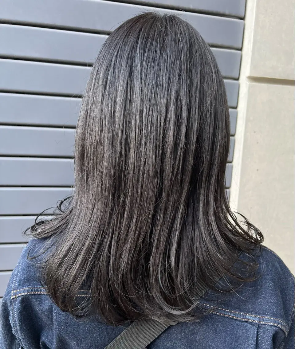 セミロング カラー アッシュ アッシュグレー アッシュグレージュ 透明感カラー グレージュ ヘアカラー IKU顔周りレイヤー /ボブ/透明感カラーのヘアスタイル