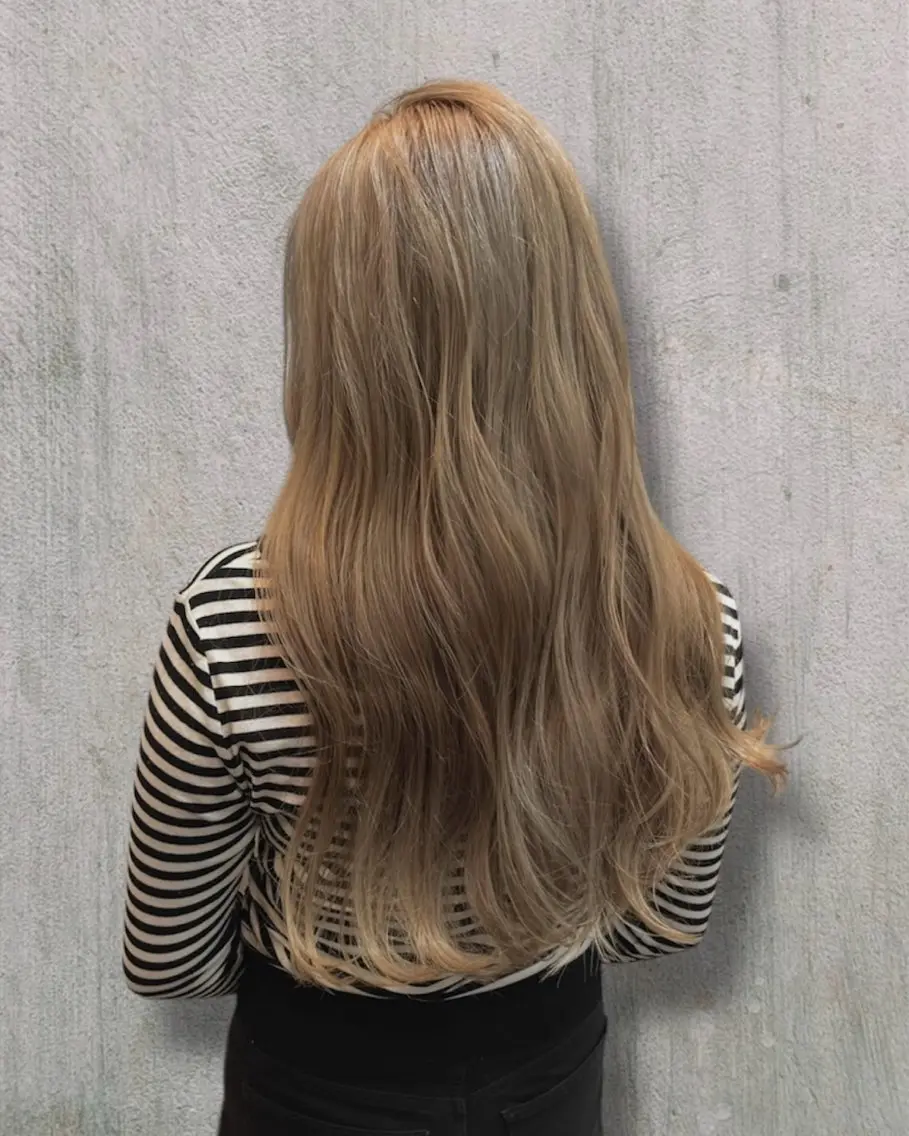 ロング カラー ベージュカラー ミルクティーベージュ ヘアカラー トリートメント 松岡 結颯のヘアスタイル
