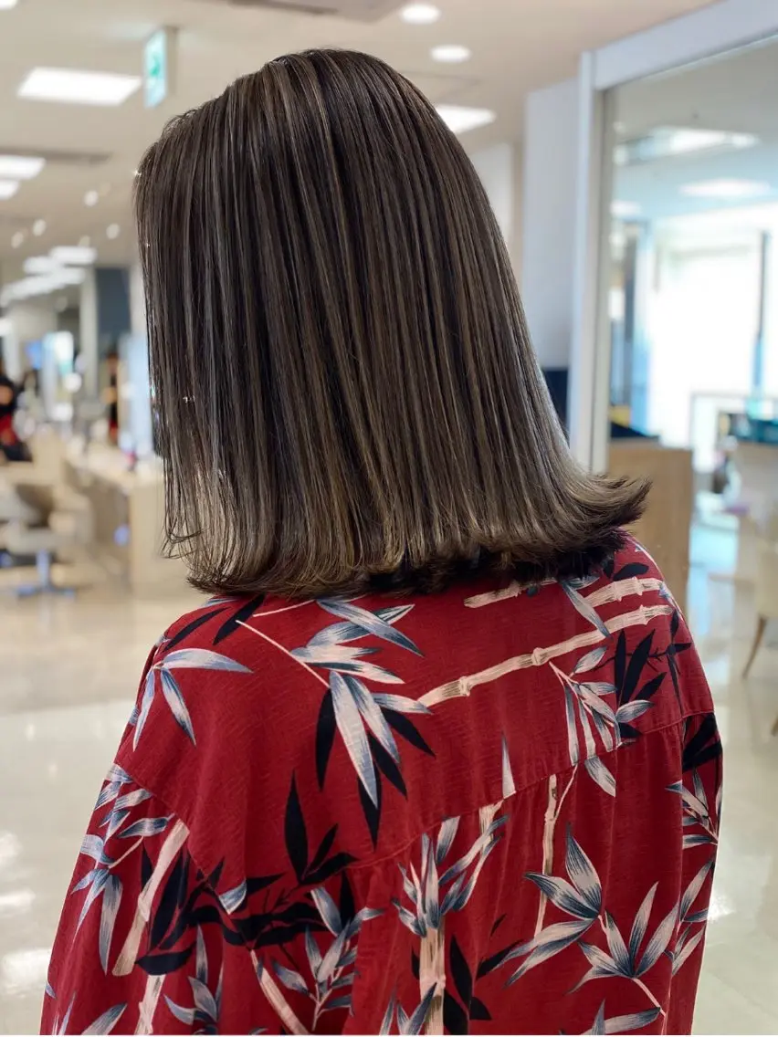 ミディアム カラー バレイヤージュ ケアカラー 透明感カラー グレージュ ハイライトカラー カット ヘアカラー トリートメント お悩み解決美容師🦚 片山/銀座/有楽町のヘアスタイル