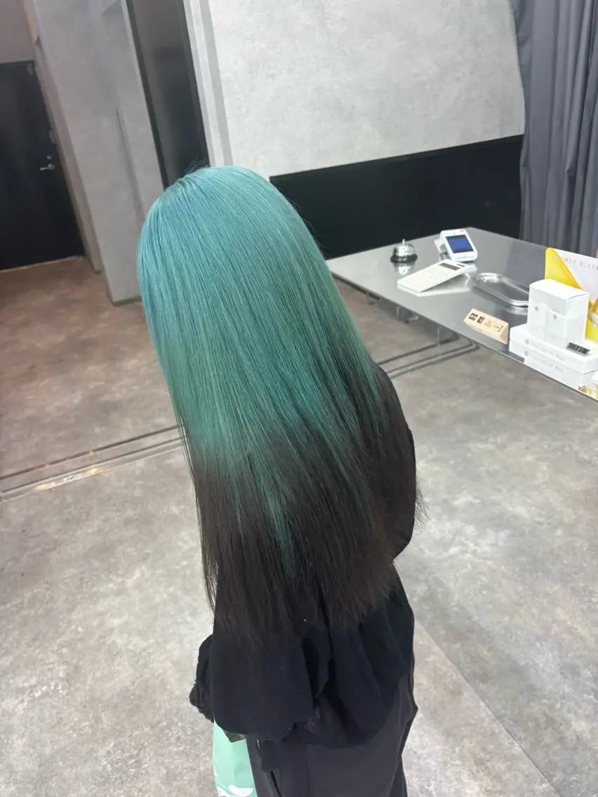カラー shi monのヘアスタイル