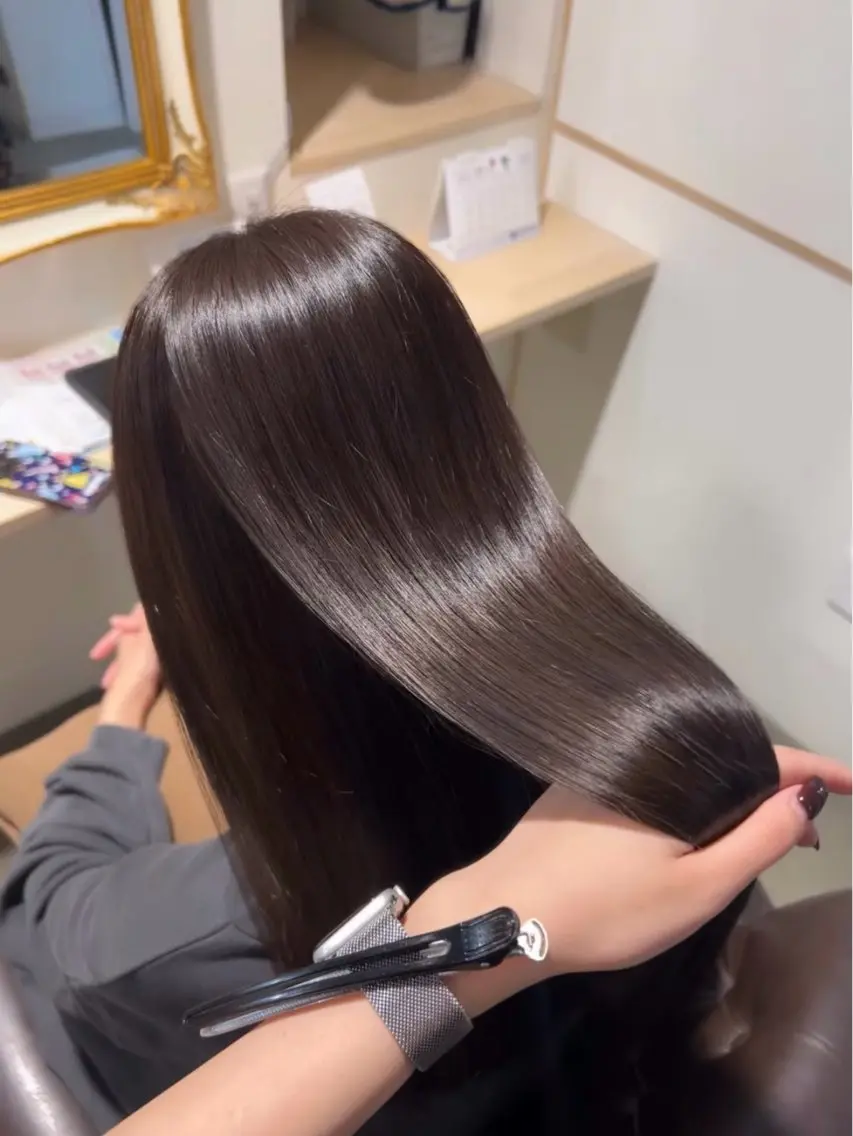 ロング 縮毛矯正 真銅 璃逗のヘアスタイル