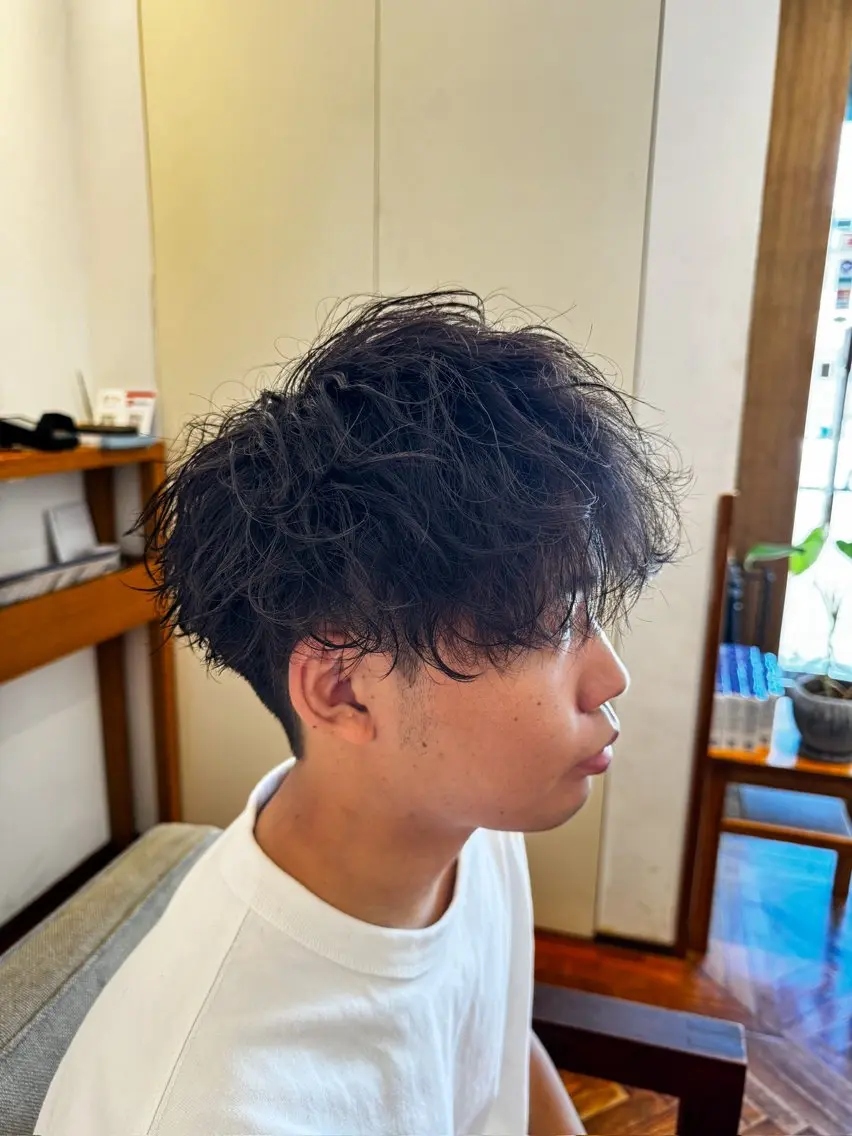 ショート パーマ メンズ メンズパーマ 波巻きパーマ カット 吉田 新平のヘアスタイル
