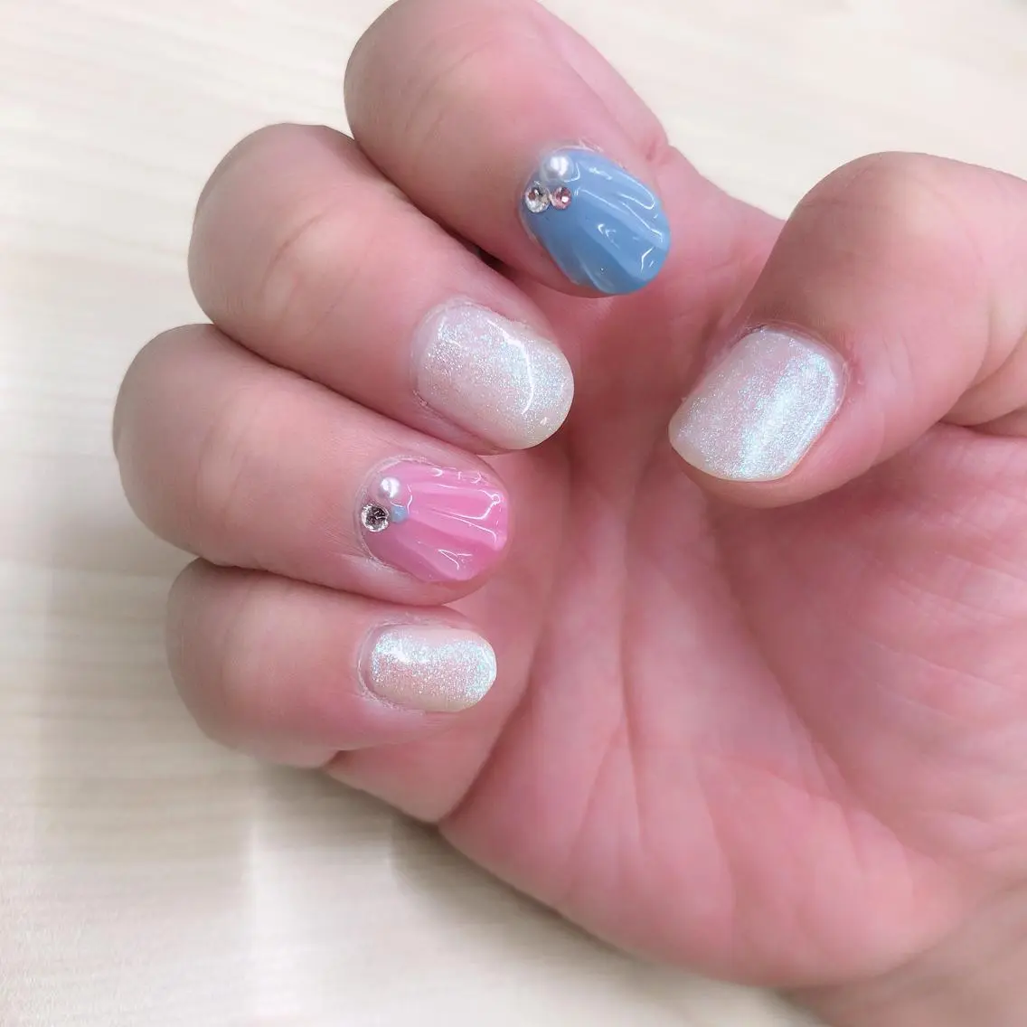 ネイル SUN&MOON REOのネイルデザイン