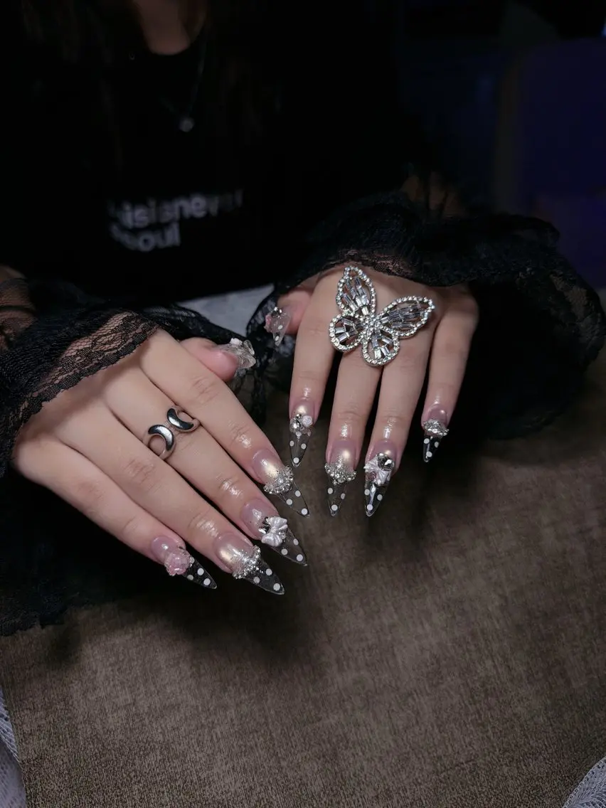 ネイル ハンドネイル Ami Nailsのネイルデザイン