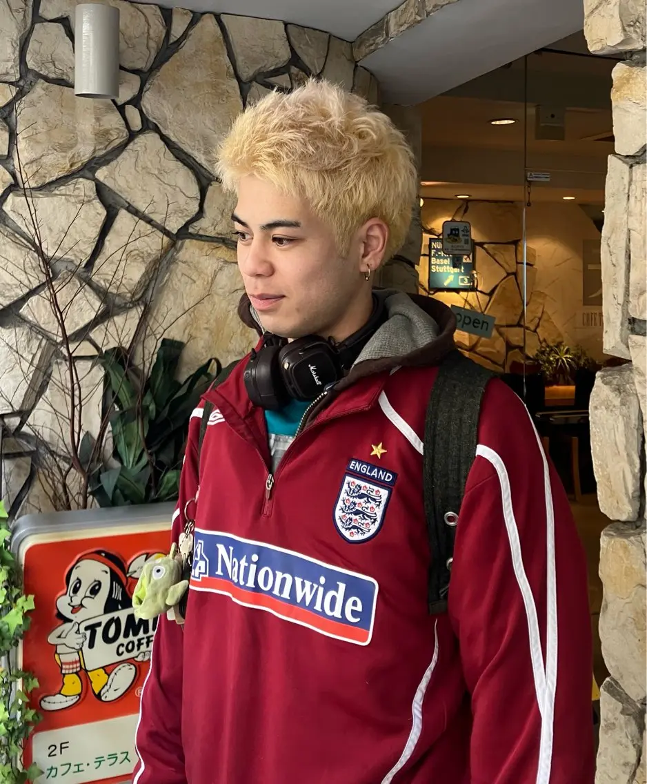 ショート カラー メンズ メンズブリーチ ブリーチ 抜きっぱなしブロンド ヘアカラー トリートメント backbocker YUHOのヘアスタイル