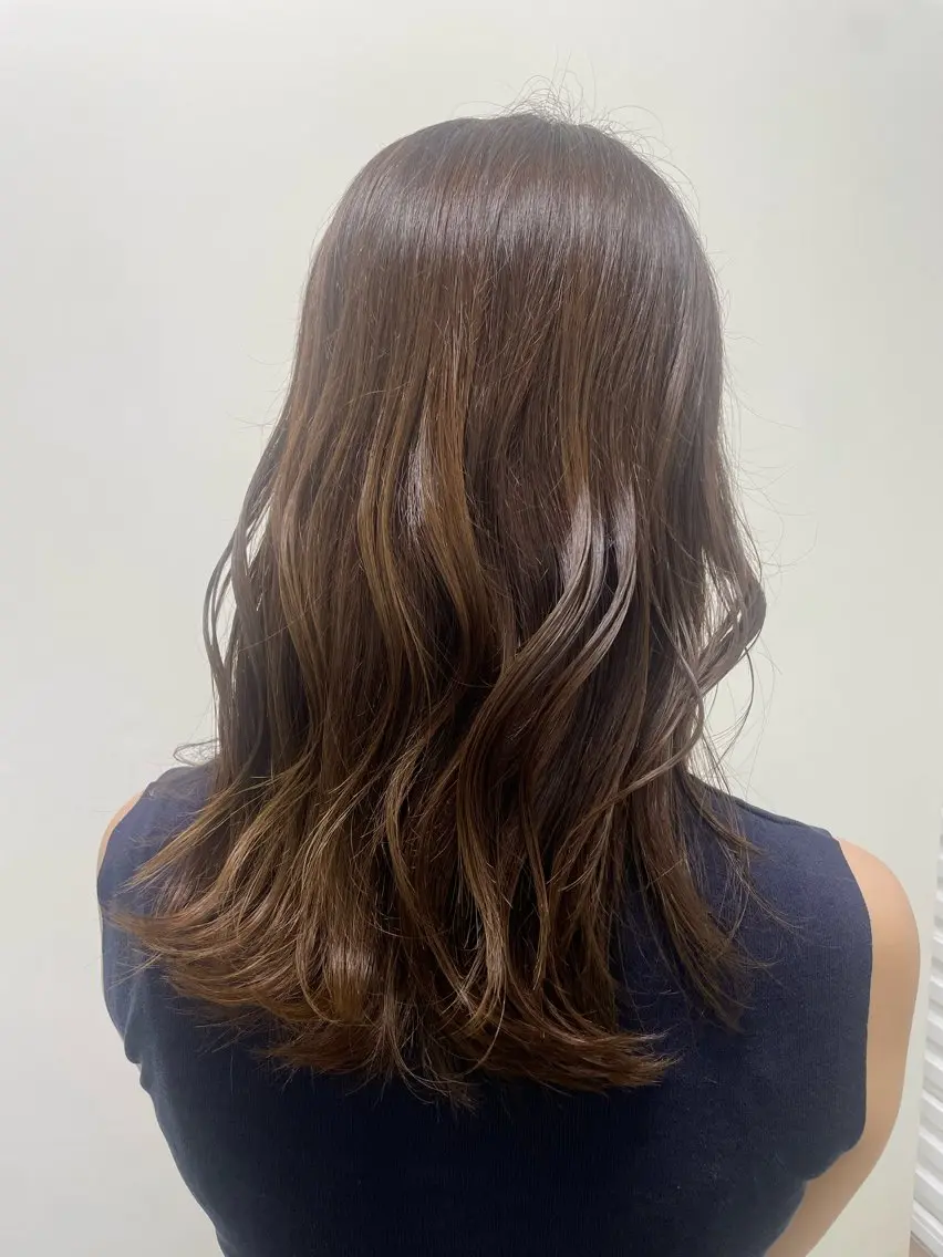 セミロング レイヤーカット カット ヘアカラー 韓国風骨格カット 艶カラー🩶髙林夏美のヘアスタイル