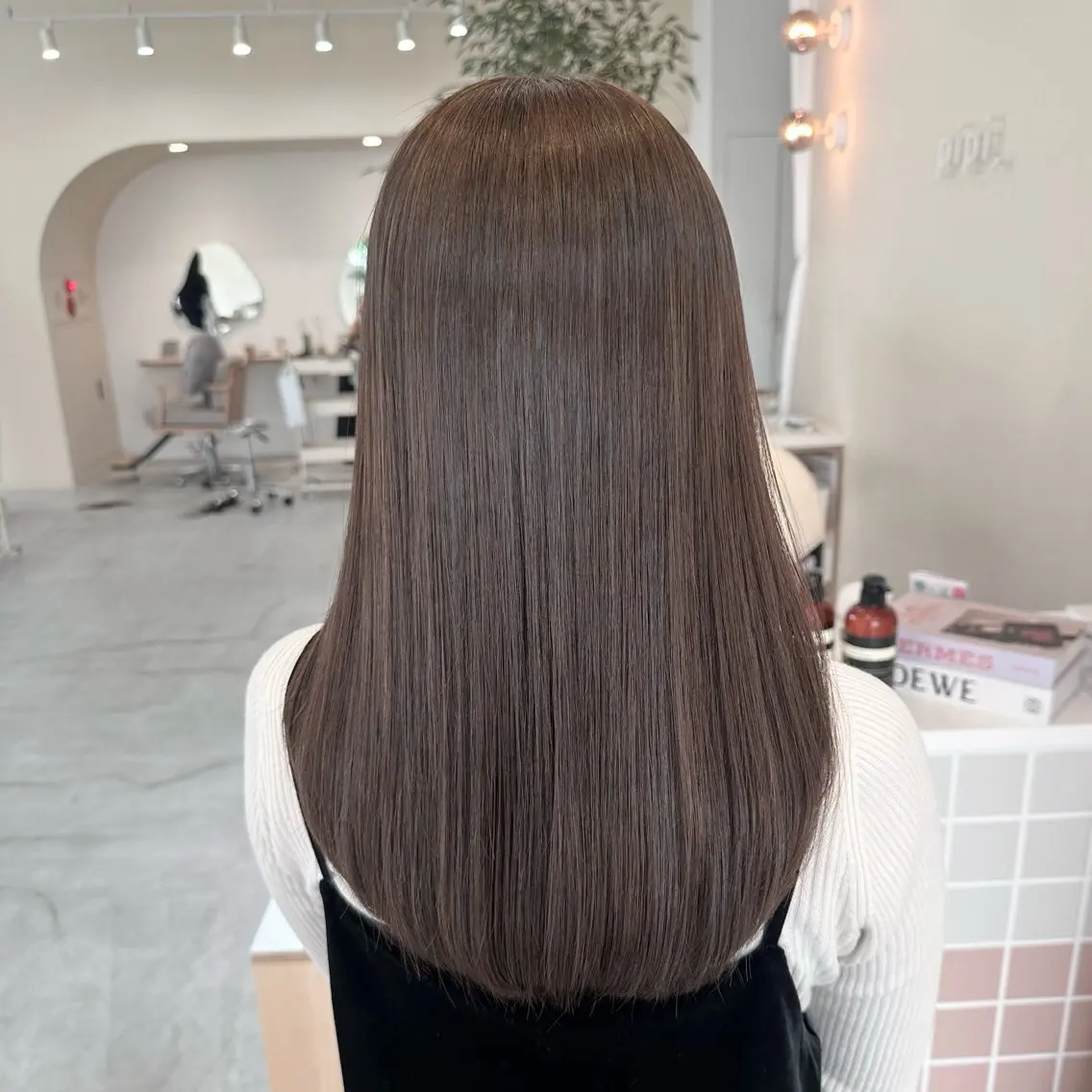 セミロング カット ヘアカラー トリートメント 寺田 彩芽のヘアスタイル