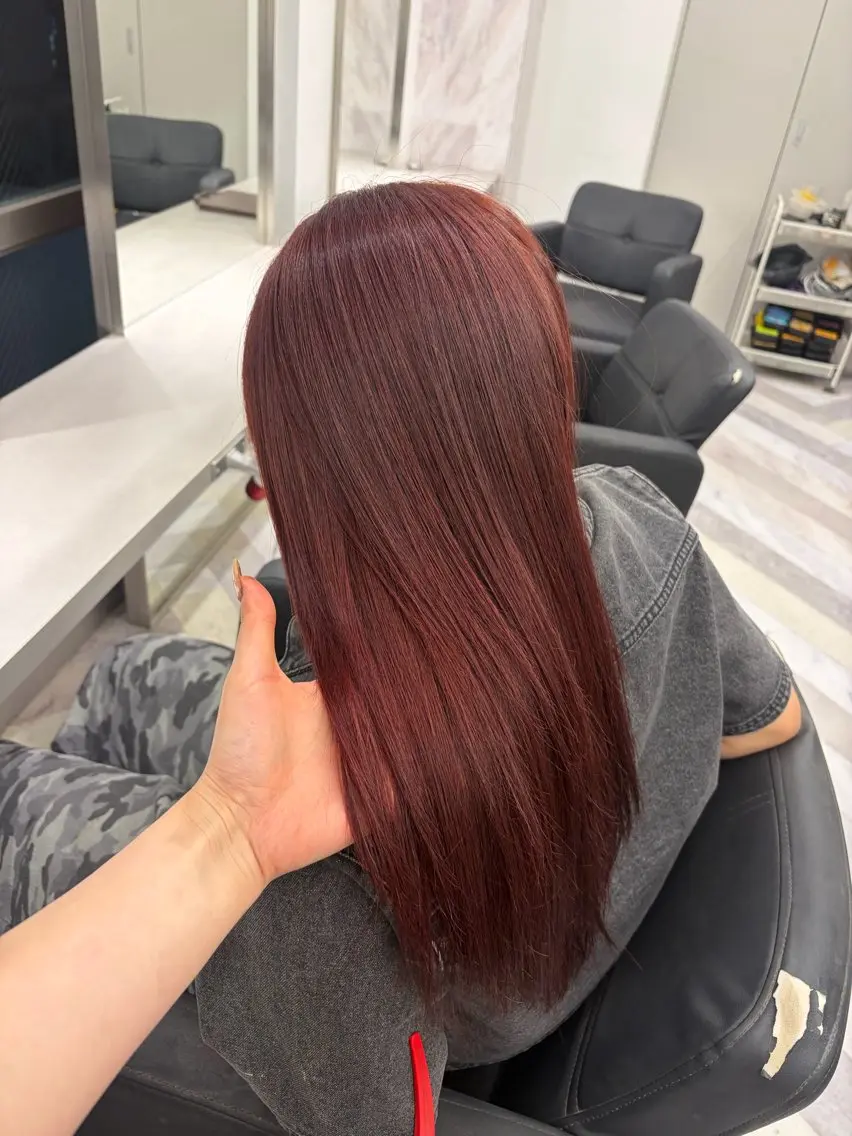 ロング カラー ブリーチ ダブルカラー ブリーチなしカラー レッドカラー ヘアカラー トリートメント EIGHT ／SHU🩶のヘアスタイル
