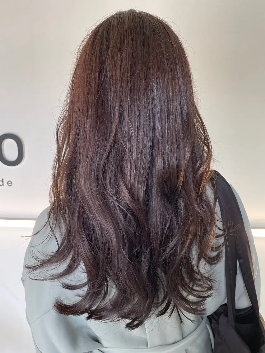 ロング カラー アッシュ アッシュブラウン ブラウンカラー レイヤーカット ローレイヤー カット ヘアカラー トリートメント 末石 智のヘアスタイル