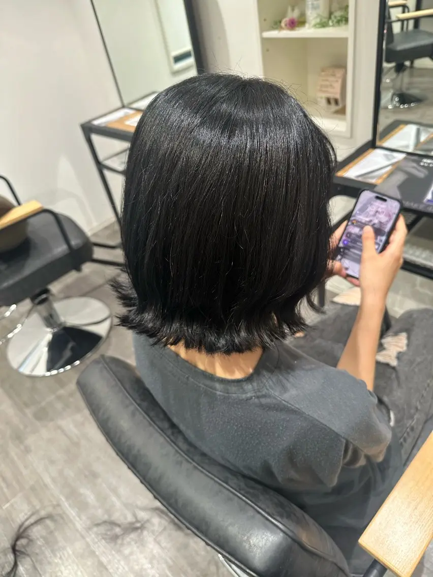 ミディアム カラー 黒髪 カット ヘアカラー トリートメント 艶髪レイヤー上田 紗也🇰🇷💗のヘアスタイル