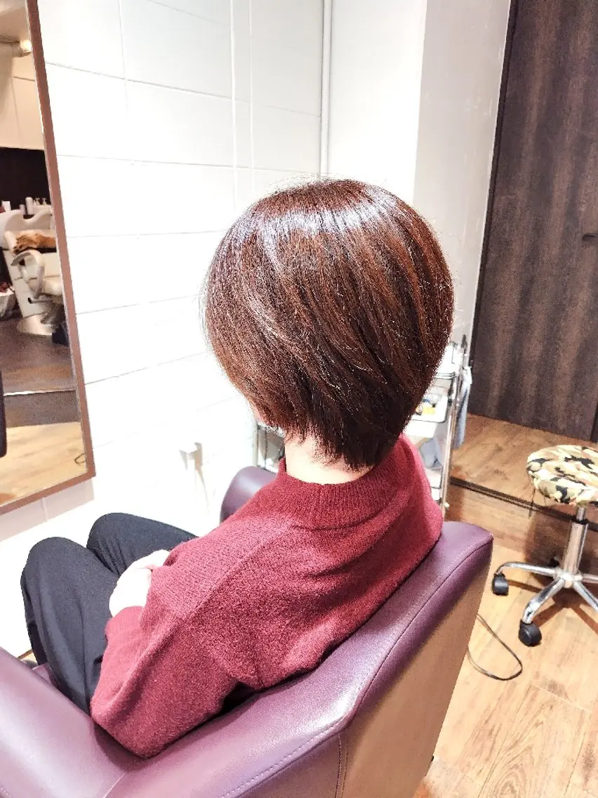 ショート カラー レイヤーカット カット ヘアカラー 反保 裕伸のヘアスタイル
