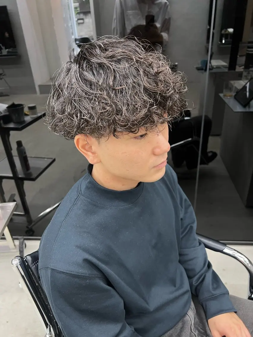 パーマ メンズ メンズパーマ カット パーマ 吉沢遣人/レイヤー 艶カラー/抜け感のヘアスタイル