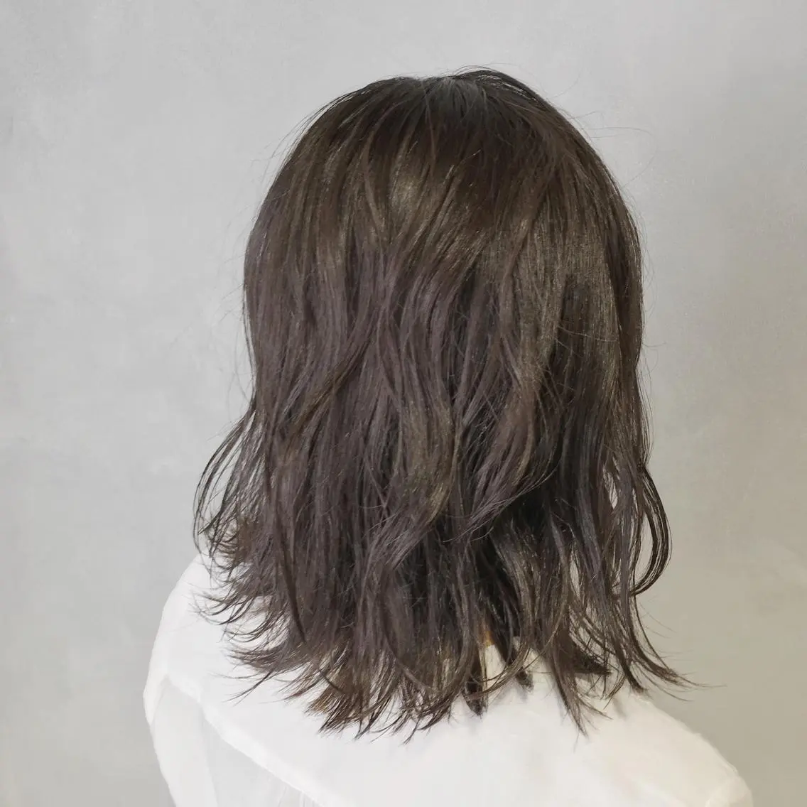 ミディアム カラー グレージュ 岡邉 隆太のヘアスタイル