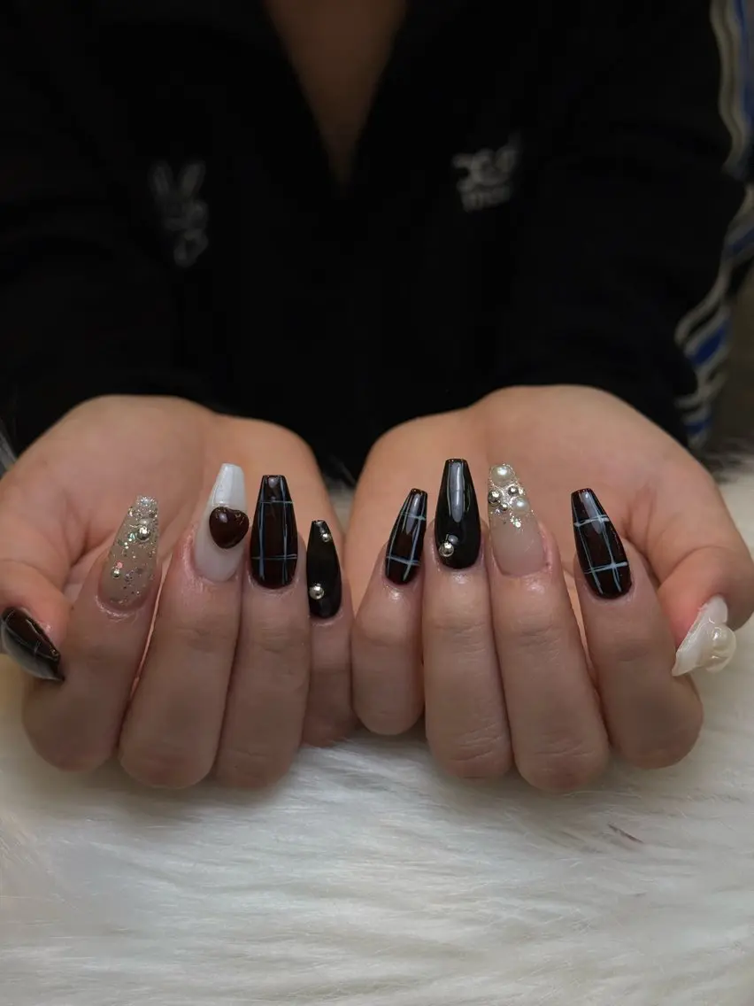 ネイル アートネイル ジェルネイル ガーリー キラキラネイル Nihonthy Nail 新宿のネイルデザイン