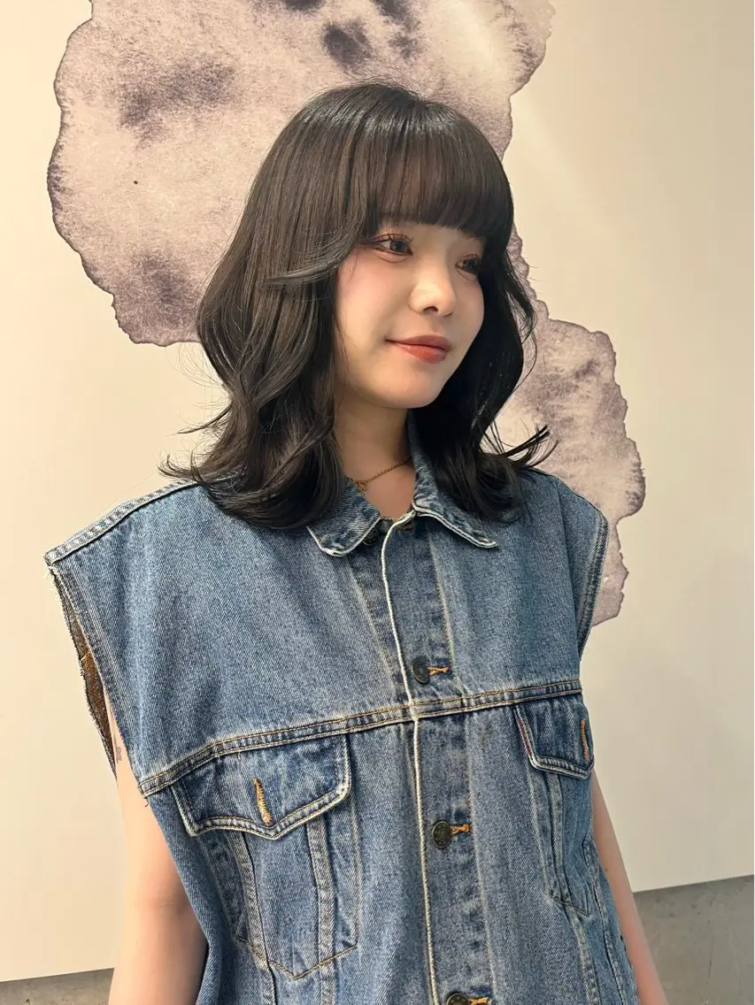 ミディアム カラー ブリーチ 透明感カラー カット ヘアカラー トリートメント AMI🎀韓国ヘア 透明感カラーのヘアスタイル