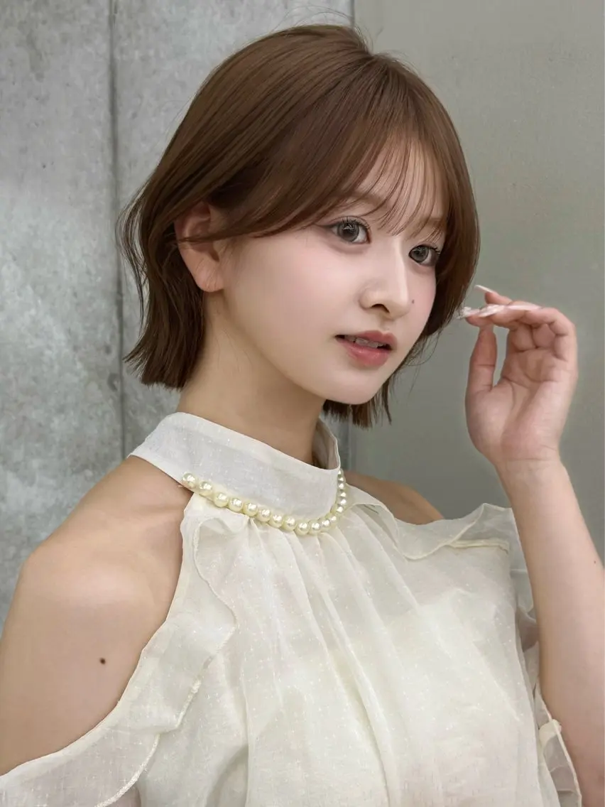 ショート カラー 柏崎颯刀 ボブ縮毛 ミディアムレイヤーのヘアスタイル