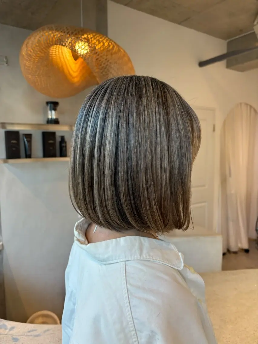 ミディアム ハイライト カット ヘアカラー トリートメント 早稲田 千尋のヘアスタイル