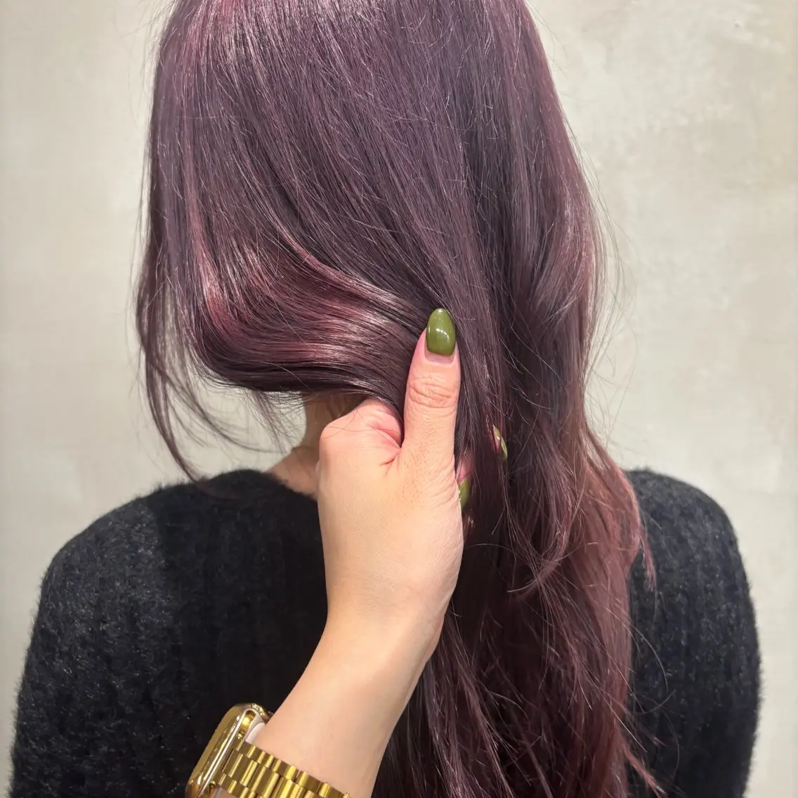 ロング 瑠己杏 :ボブ/ ハイトーンワンカラーのヘアスタイル
