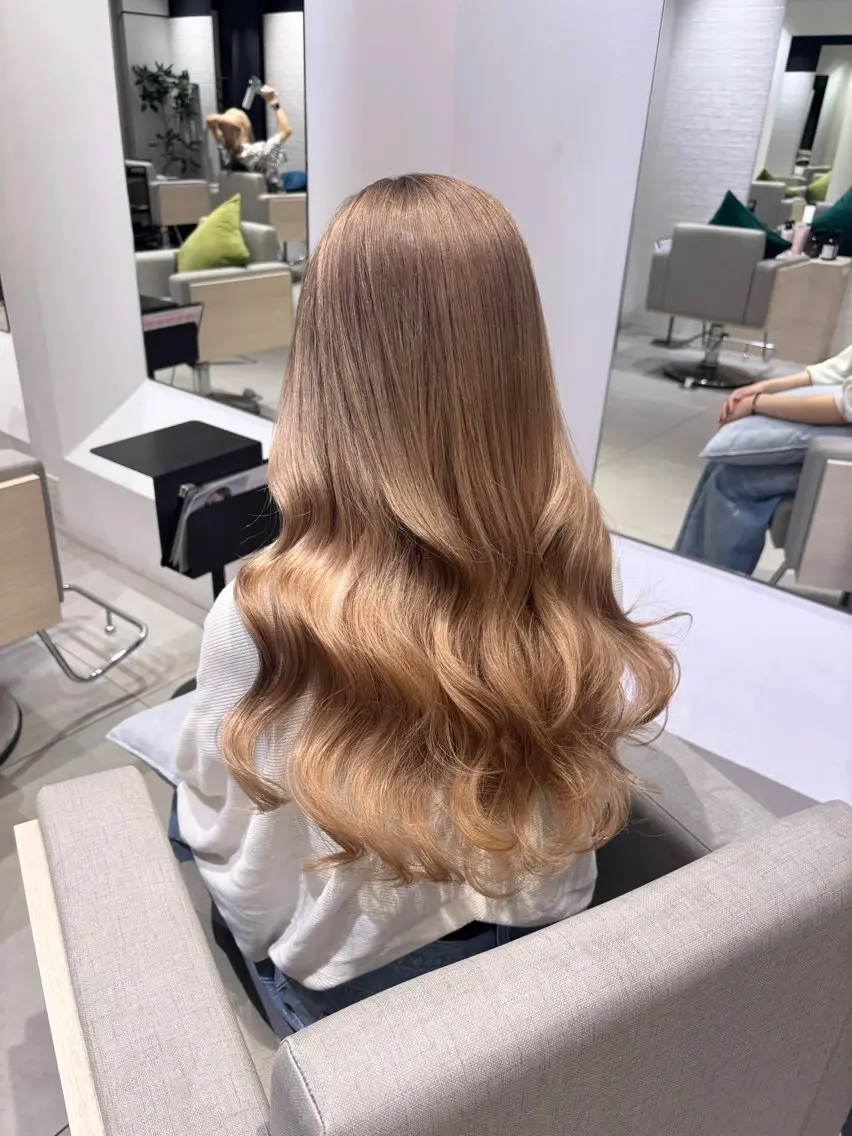 ロング カラー ベージュカラー ブリーチ グレージュ 韓国風ヘア レイヤーカット カット ヘアカラー 銀座/韓国レイヤー/ 艶カラー🍓原田侑依のヘアスタイル