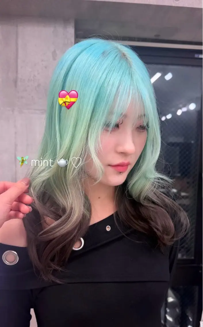 セミロング カラー 🫯ゆるふわガーリー 🎨𖥔ׁTOMO♡のヘアスタイル