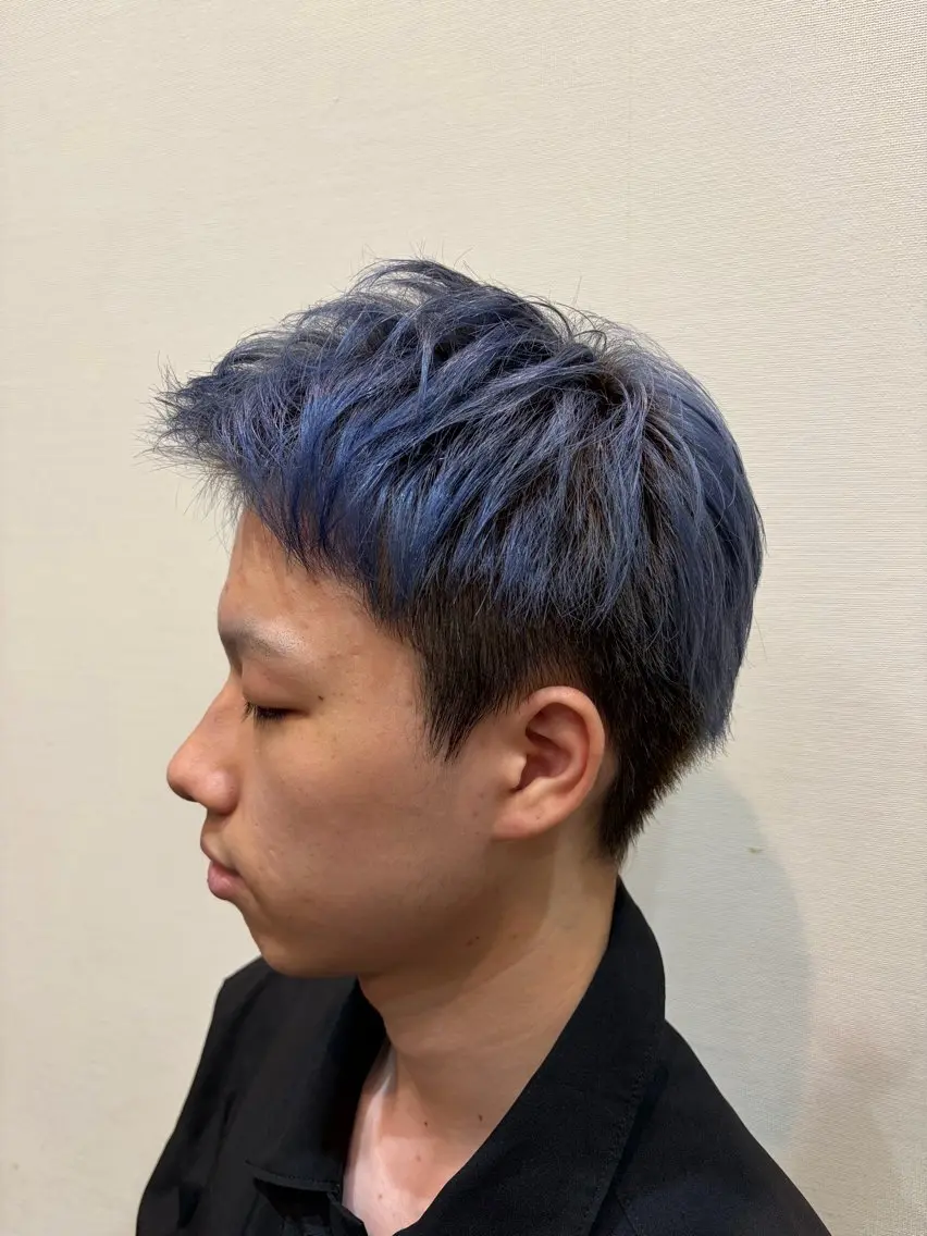 ショート カラー メンズ メンズブリーチ ブリーチ ブルーカラー 透明感カラー ヘアカラー 中村 仁哉のヘアスタイル