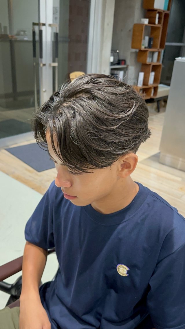 パーマ メンズ フェザーパーマ メンズパーマ カット パーマ fifth原宿 宮部蓮のヘアスタイル